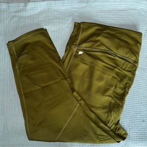 Fabletics High Waisted Capri Legging